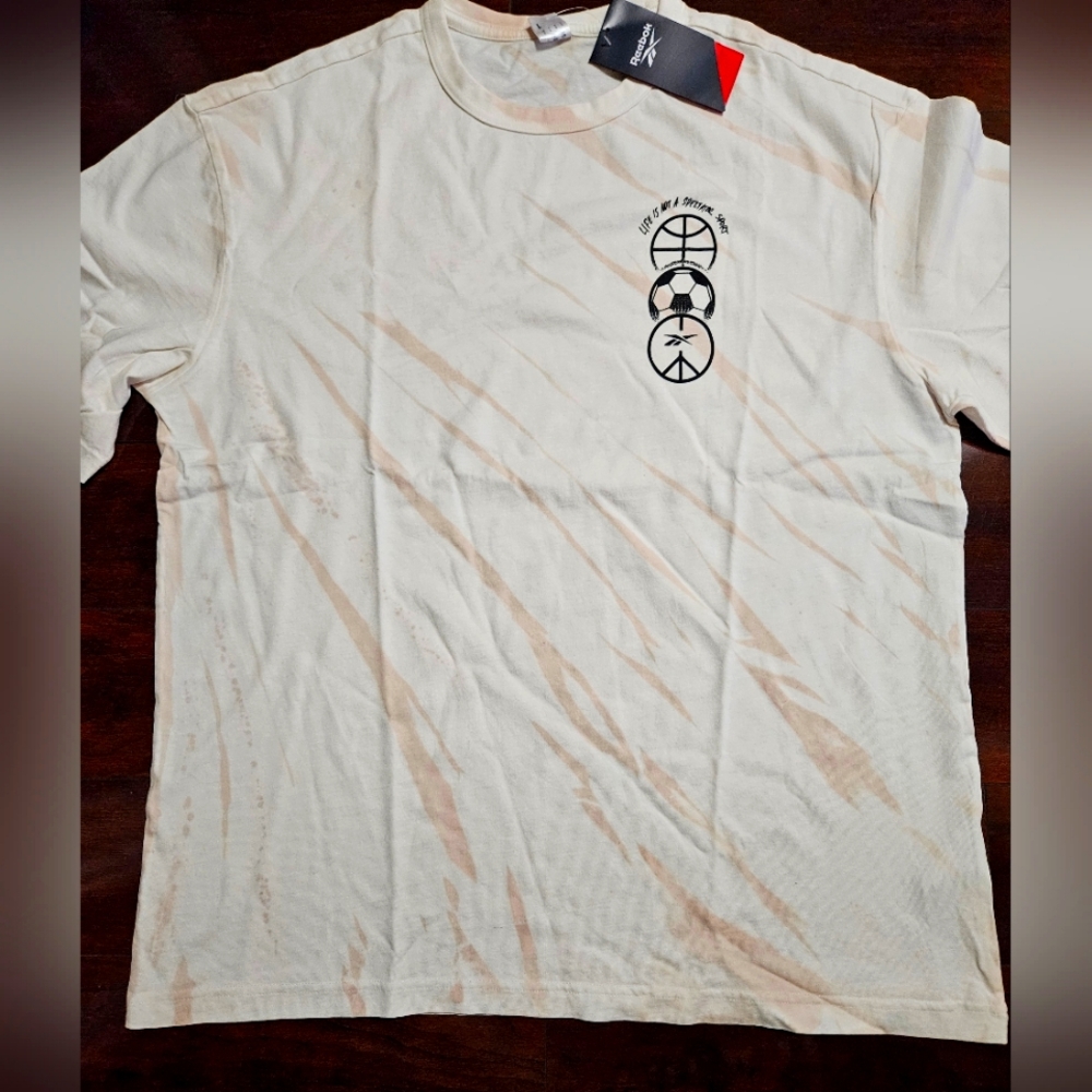 Oversized Retro Reebok T-shirt NWT - Picture 2 of 4
